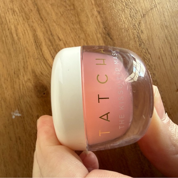 Tatcha Kissu Lip Mask - Soft Pink and Gold - Picture 6 of 6